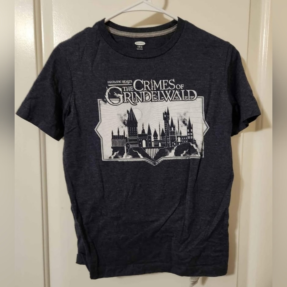 Old Navy Dark Gray Graphic Tee - The Crimes of Grindelwald